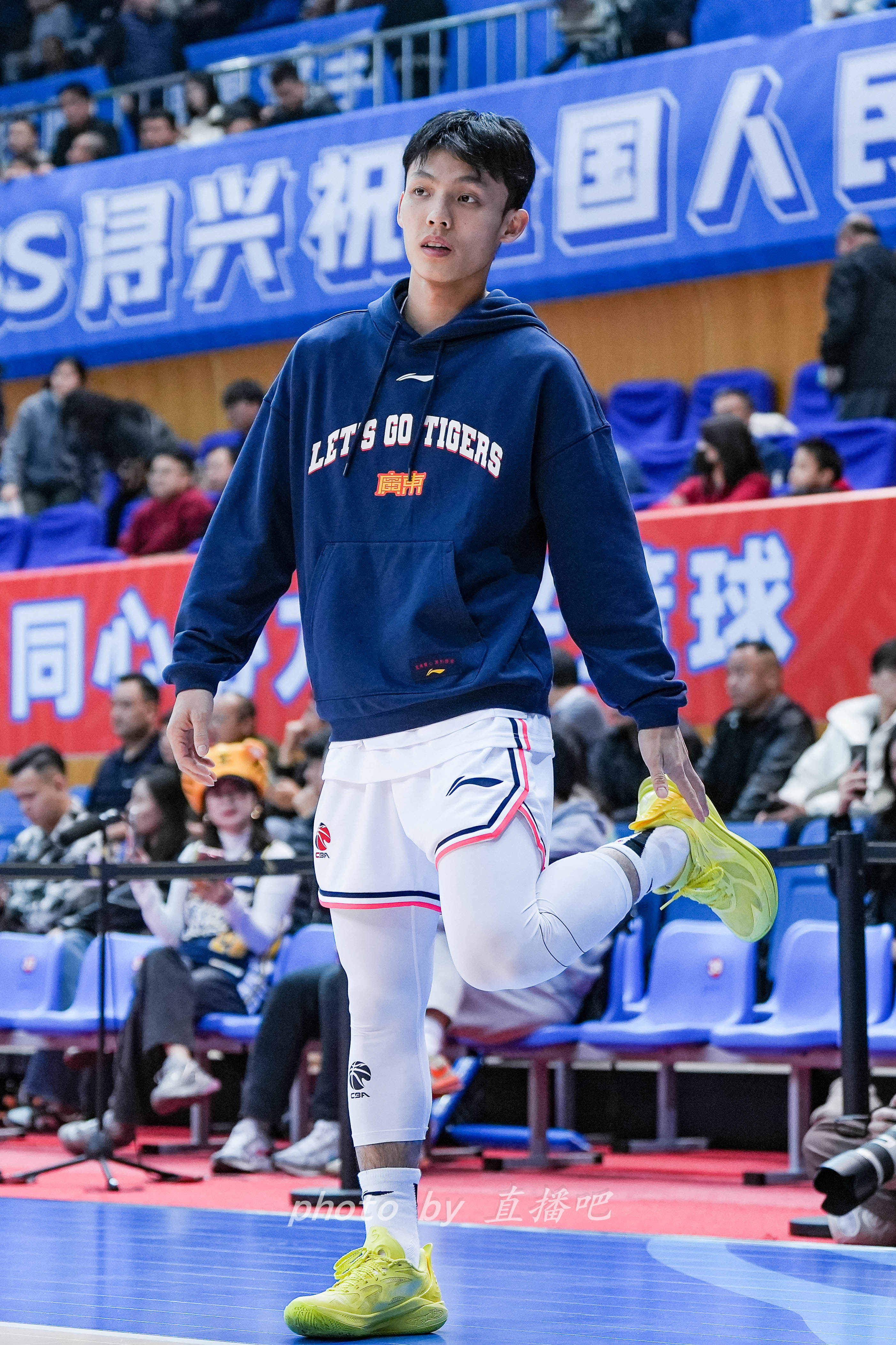  “控球中鋒”！徐杰這身體素質(zhì)有億點(diǎn)東西