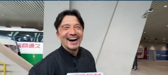  帶孩子和帶球隊(duì)哪個(gè)更累？謝暉笑言：都累，但帶孩子更累
