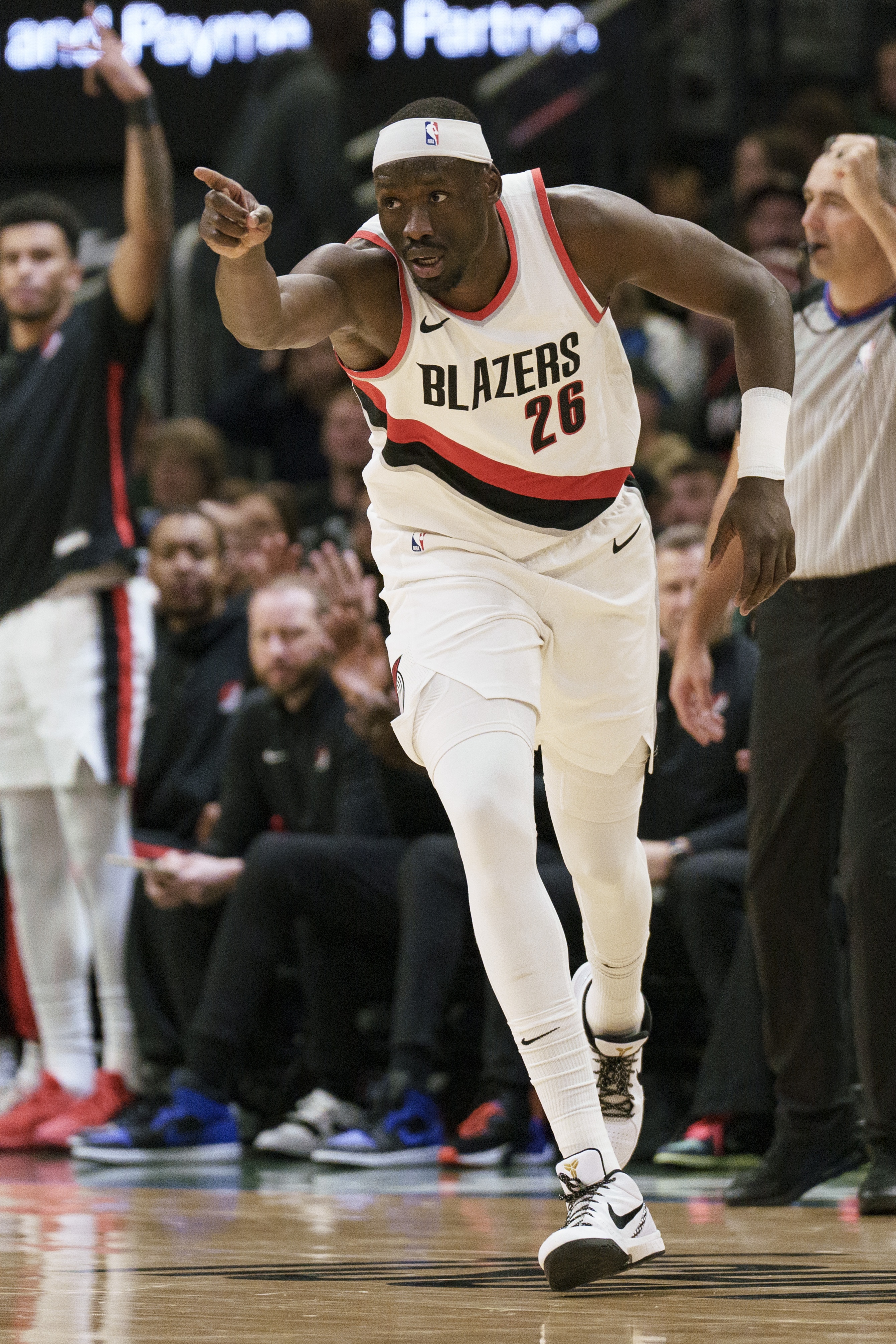  CBA名宿！里斯上半場三分4中3 11分鐘砍下11分5籃板