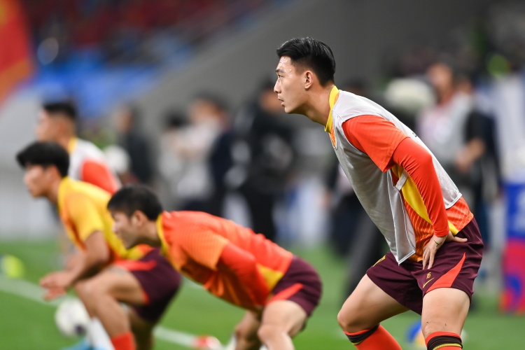  足球報：張玉寧、蔣圣龍均有不同程度傷病，伊萬未讓在熱身賽出場