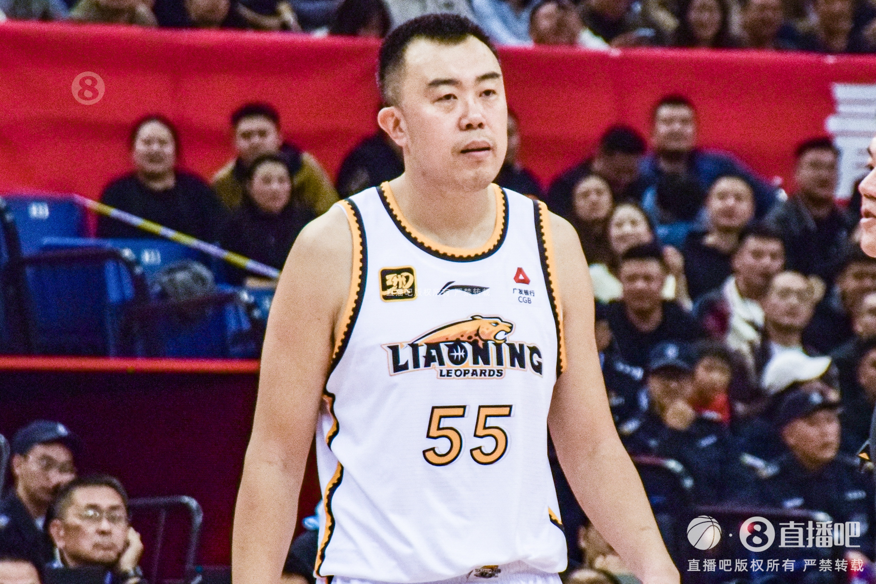  油箱滿滿的！韓德君上半場5投全中得到10分3板2助1斷