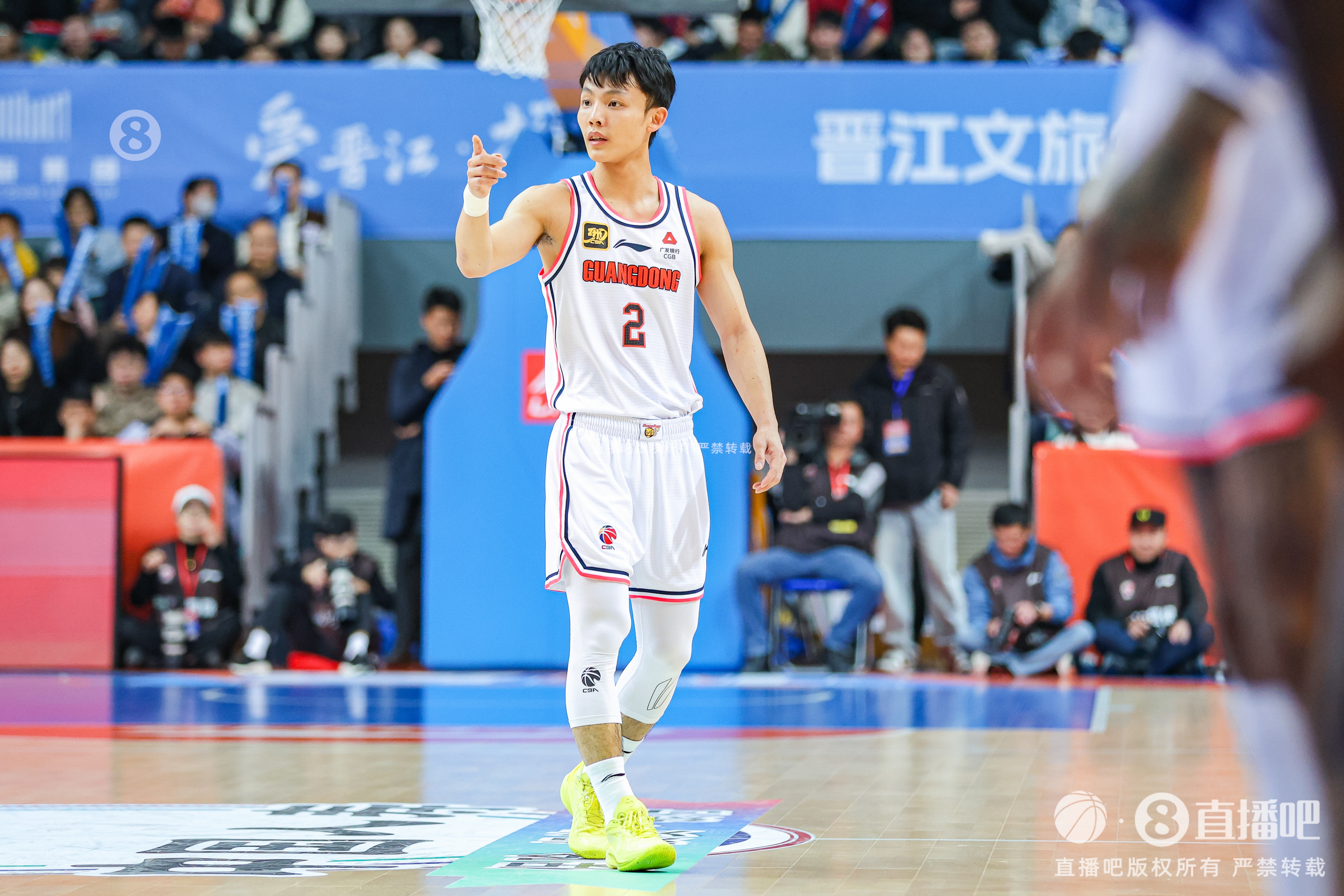  徐杰：身高不是打籃球的唯一標(biāo)準(zhǔn) 努力、勤奮、自律也是天賦