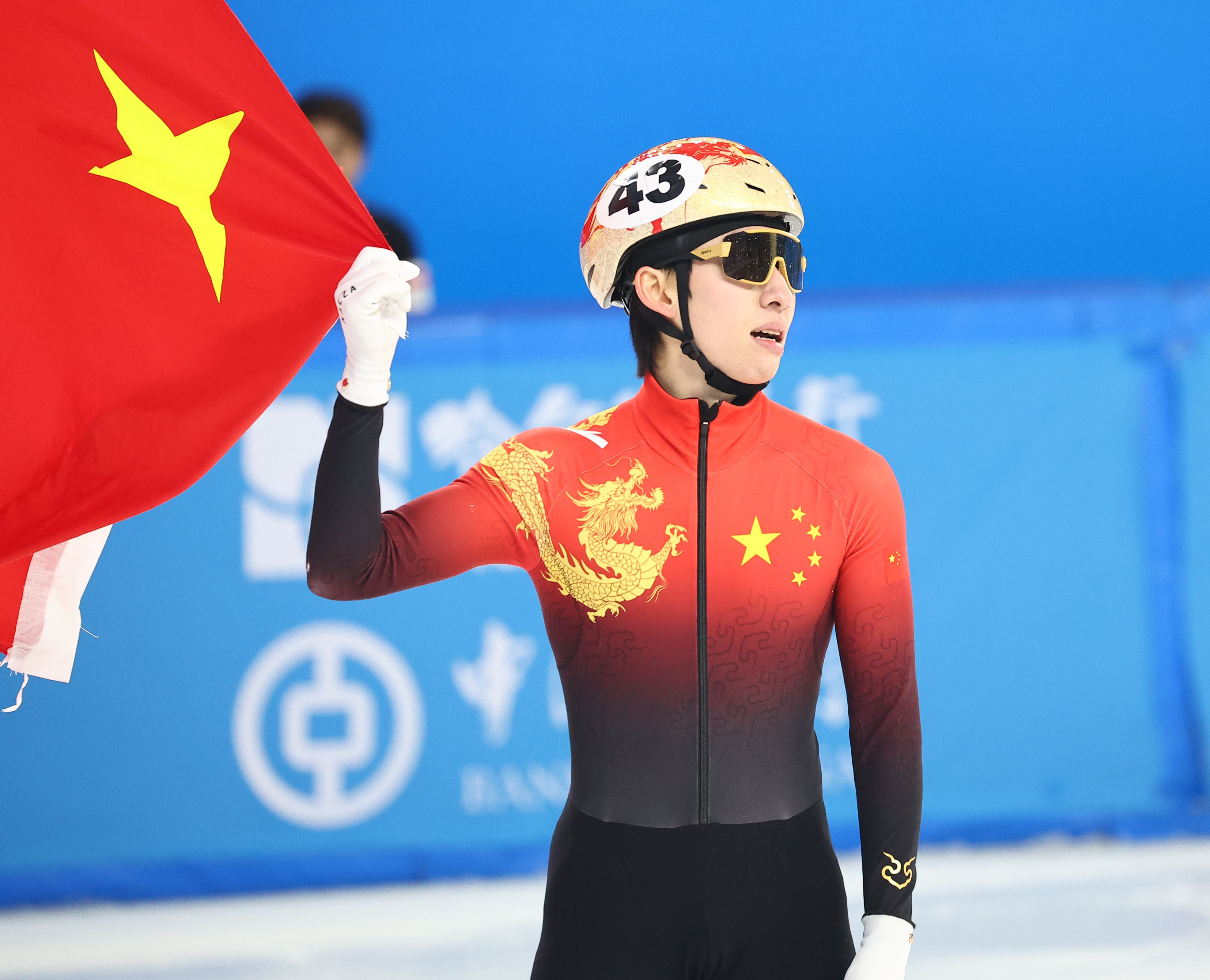  媒體人：中國(guó)冰雪歸化非常成功，但足球歸化花更多錢卻連水花都沒(méi)