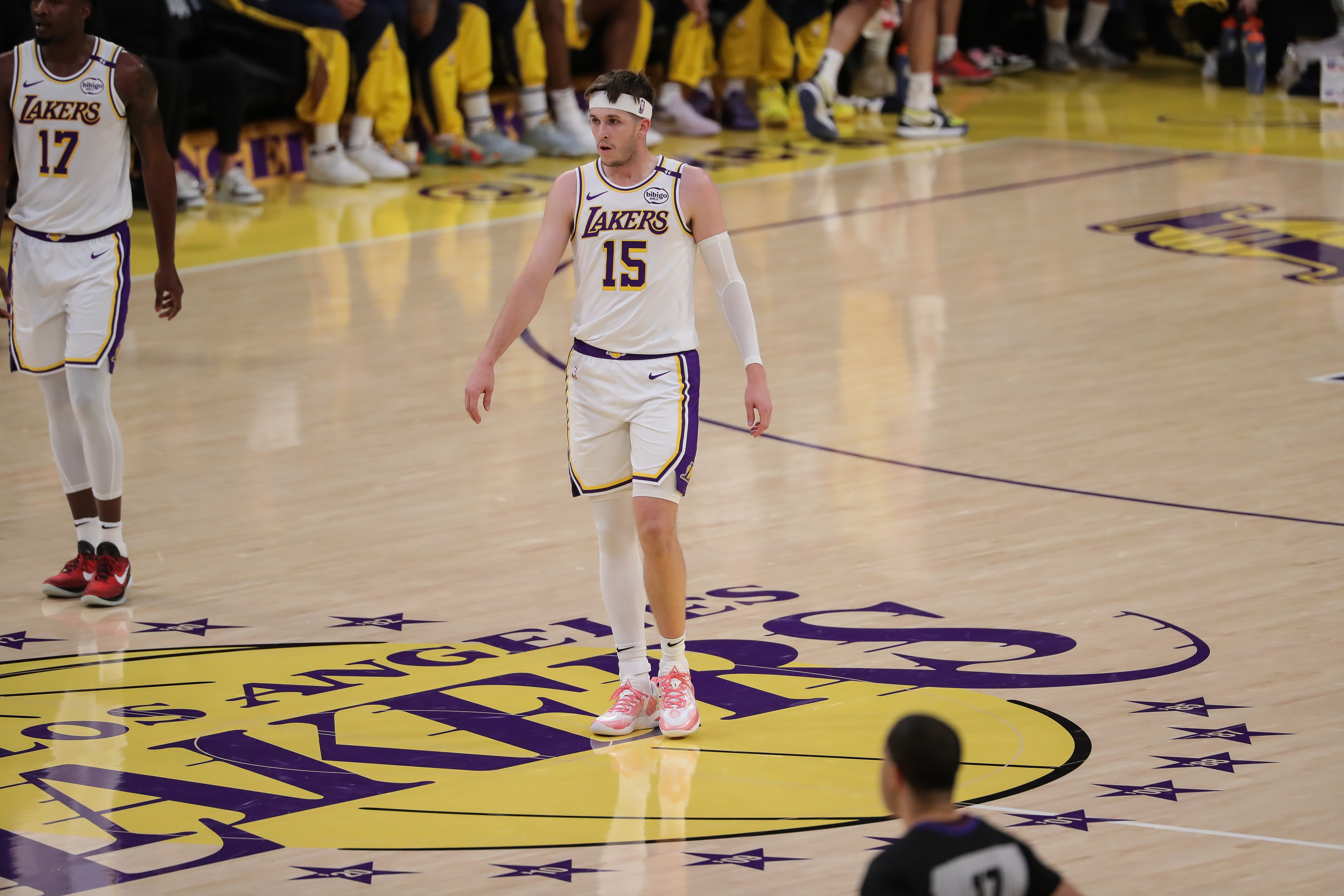  昨天驅(qū)逐憋著火呢！里夫斯21中9砍下32分7助 罰球13中12