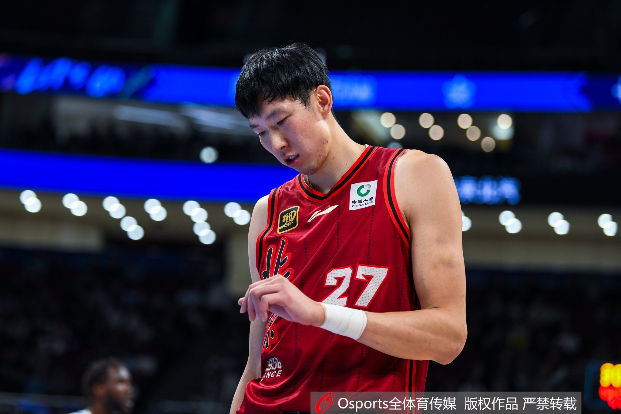  不妙！趙探長：首鋼醫(yī)院建議周琦進行結膜縫合手術 待權威復診！